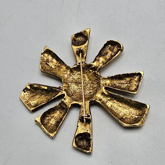 Vintage Gold Tone Textured Abstract Metal Flower Brooch Pin - Picture 3 of 4